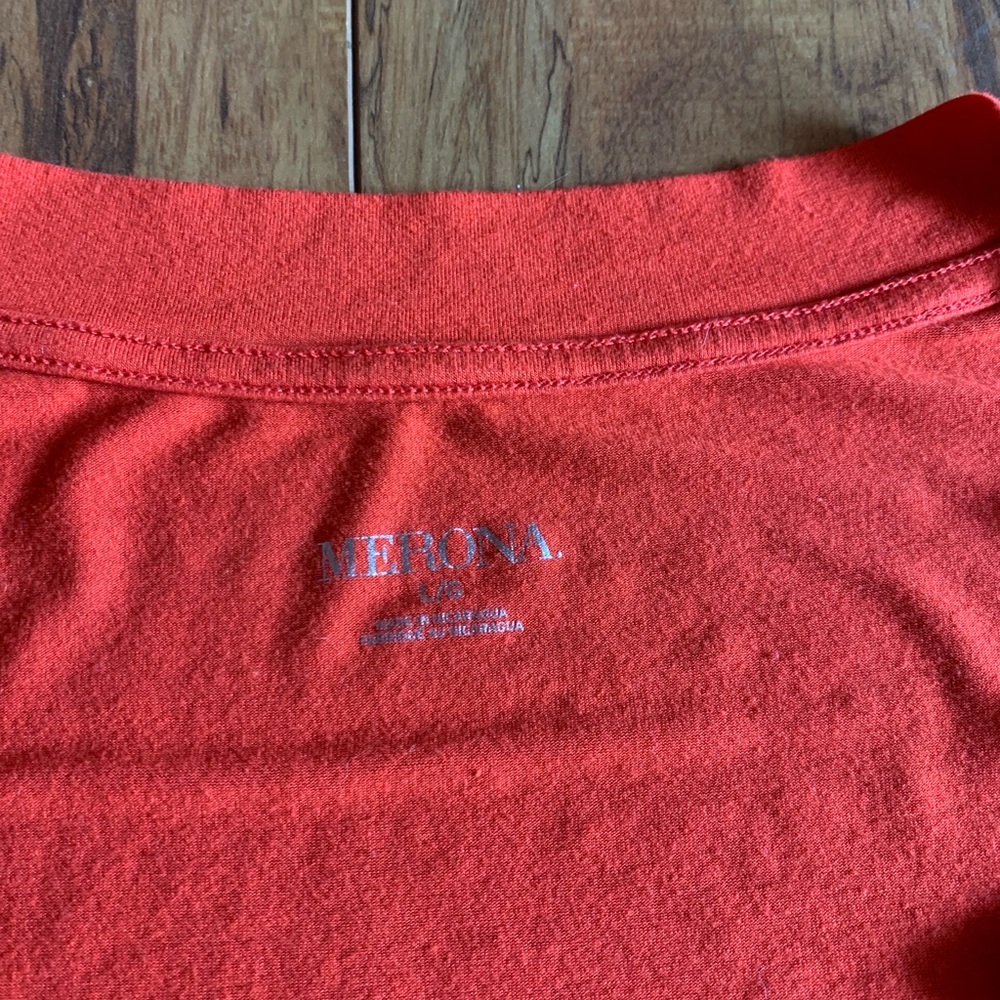 Two Basic tee’s - Picture 4 of 4